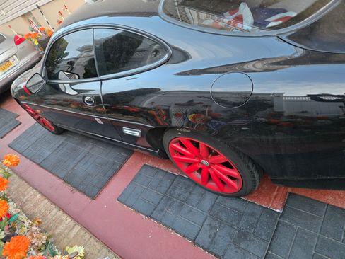 Used 2005 Jaguar XK8 Coupe RWD image 2