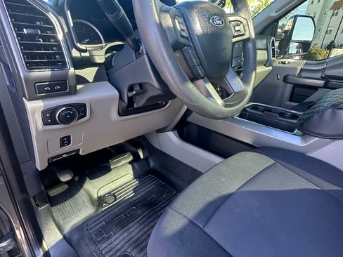 Used 2022 Ford F250 XLT w/ XLT Premium Package image 8