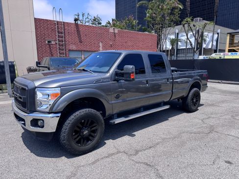 Used 2014 Ford F350 Lariat w/ Lariat Ultimate Package AWD/4WD image 2