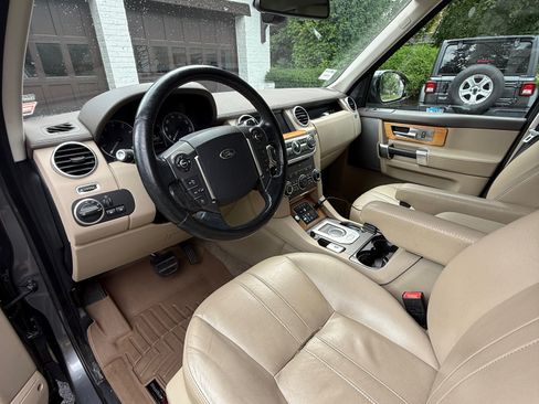 Used 2015 Land Rover LR4 HSE image 19