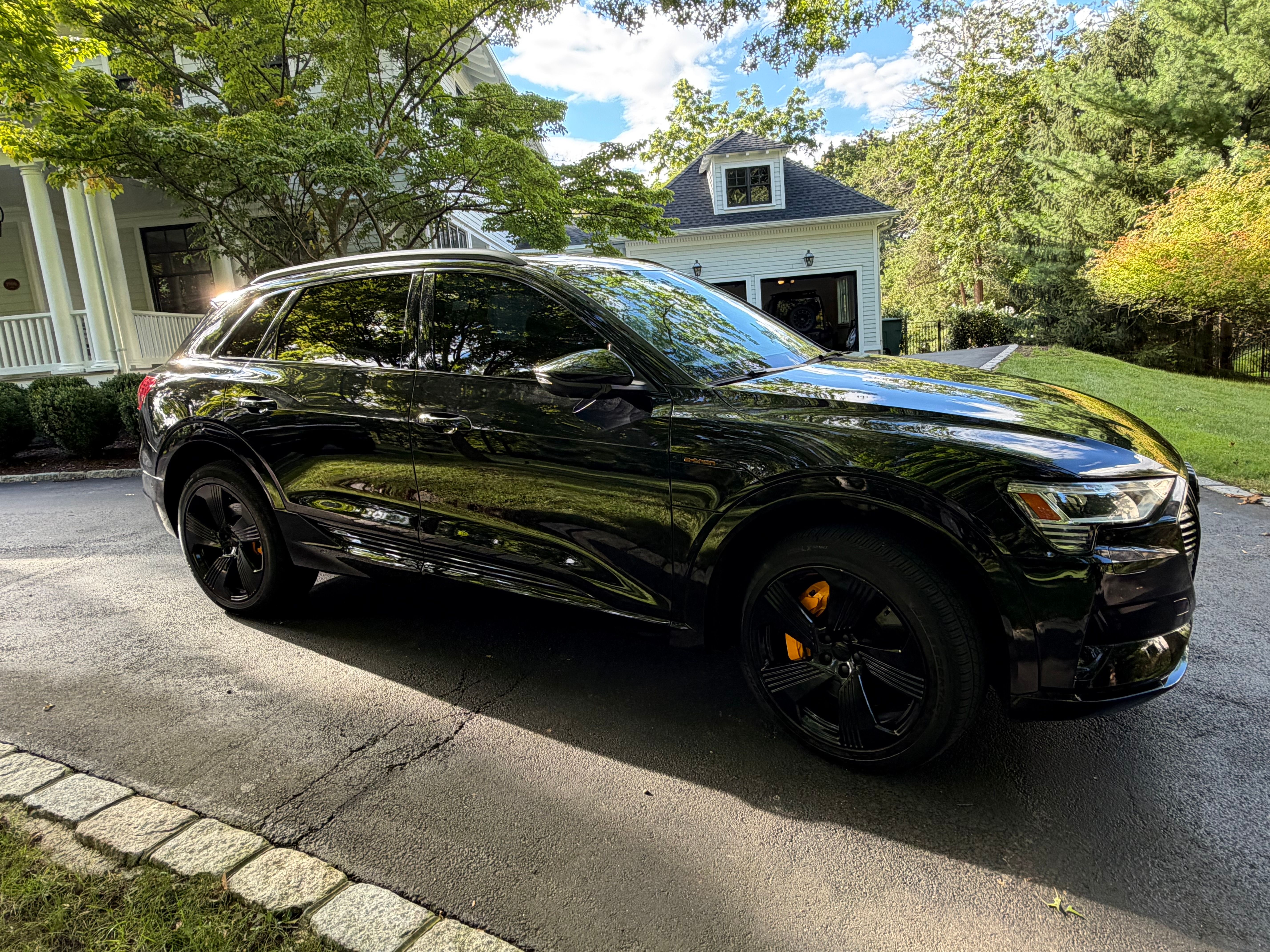 Used 2022 Audi e-tron Premium Plus w/ Premium Plus Package AWD/4WD image 10