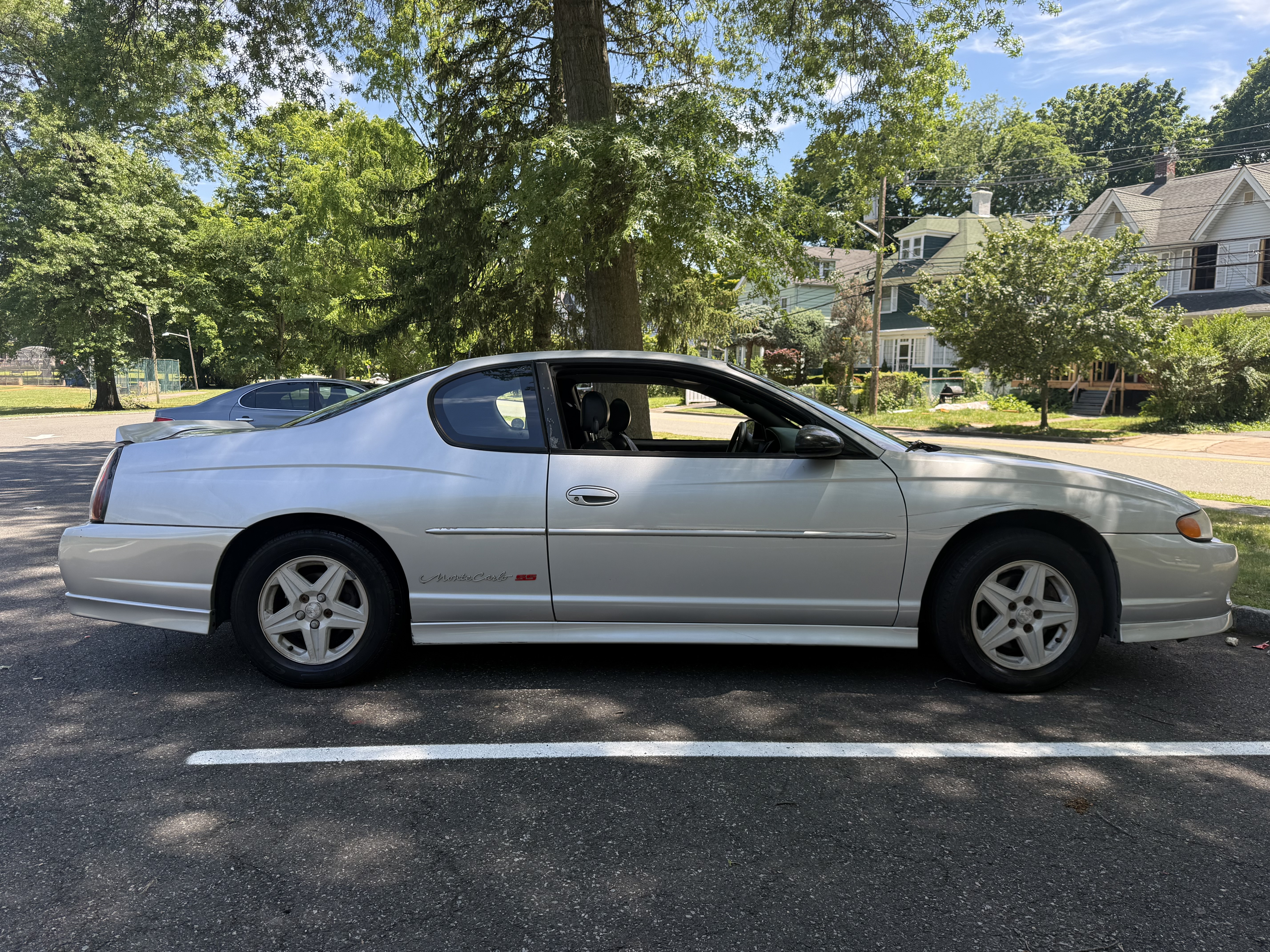 Used 2002 Chevrolet Monte Carlo SS w/ High Sport Appearance Pkg FWD image 2