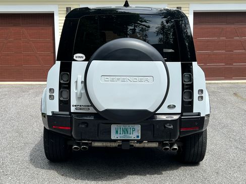 Used 2023 Land Rover Defender 110 AWD/4WD image 9