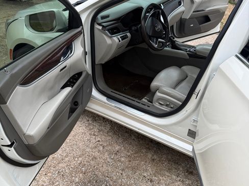 Used 2014 Cadillac XTS Platinum image 4