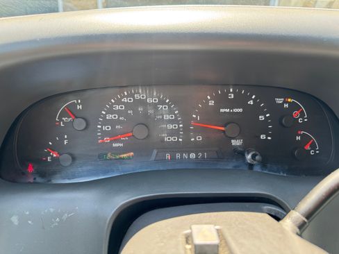 Used 2005 Ford Excursion XLT image 11