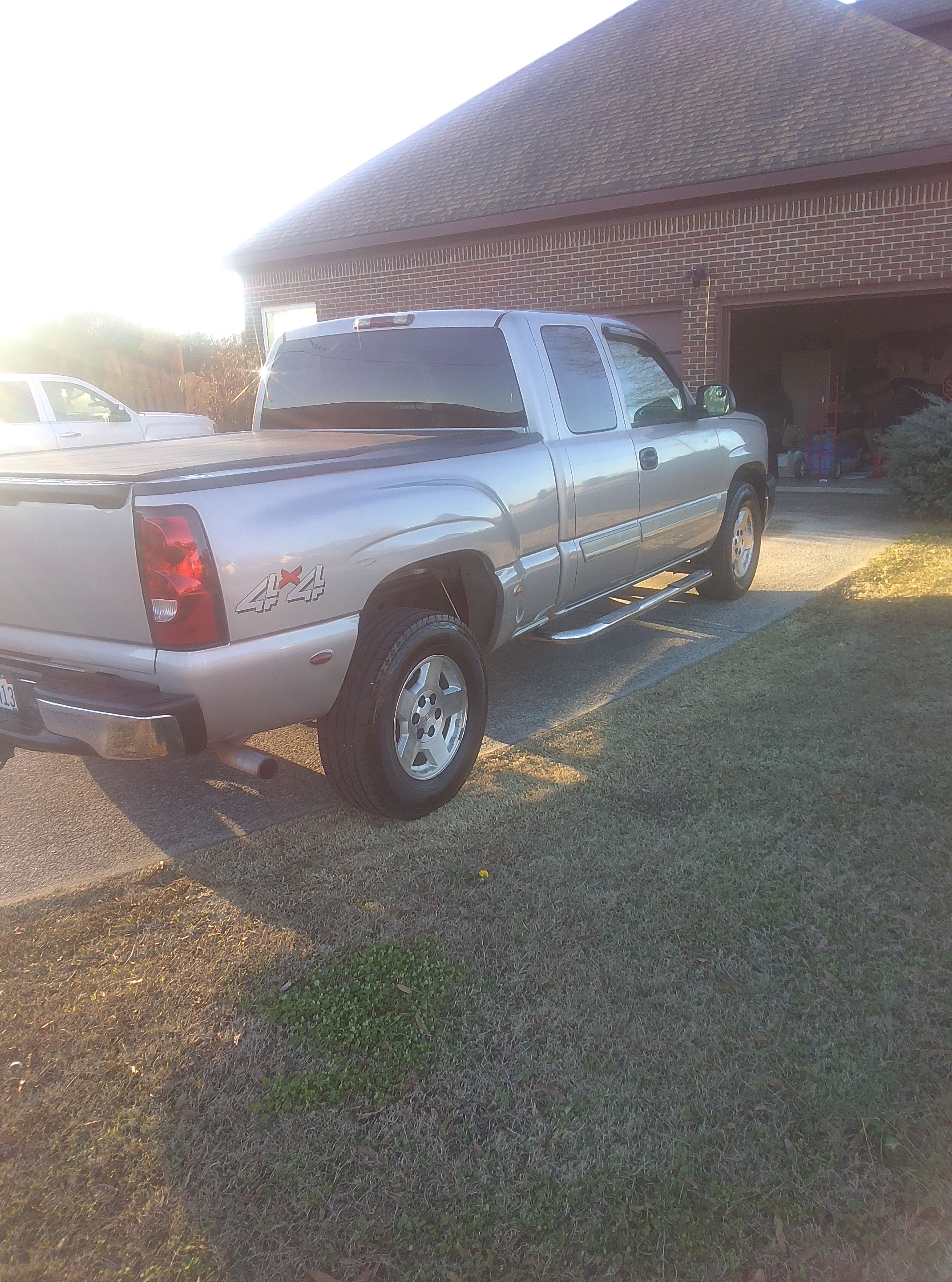 Used 2004 Chevrolet Silverado 1500 LT w/ Safe and Sound Package AWD/4WD image 2