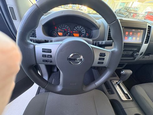 Used 2019 Nissan Frontier SV image 14