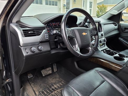 Used 2016 Chevrolet Suburban LT image 15