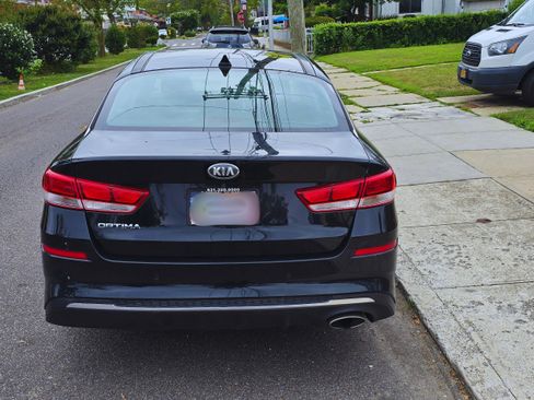 Used 2019 Kia Optima LX w/ LX Premium Package image 5