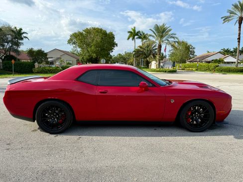 Used 2015 Dodge Challenger SRT Hellcat RWD image 10