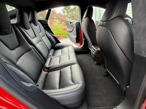 Used 2021 Tesla Model S Long Range Plus image 16