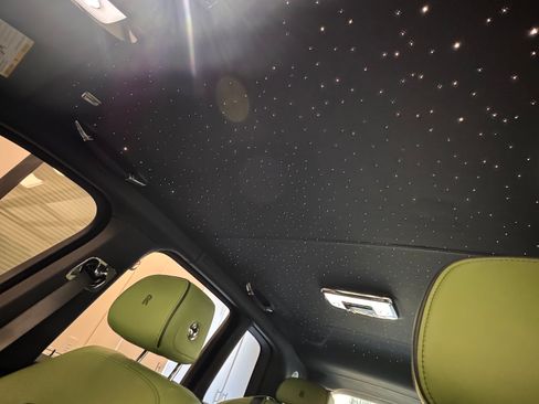 Used 2023 Rolls-Royce Cullinan Black Badge w/ Driver's Package image 9