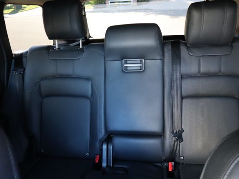 Used 2019 Land Rover Range Rover HSE image 14