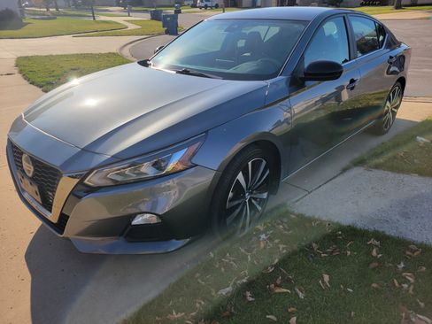 Used 2022 Nissan Altima 2.5 SR image 4