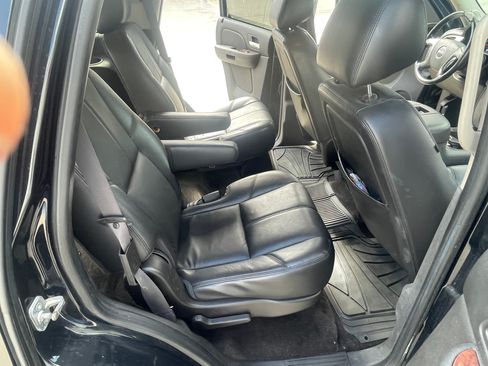 Used 2012 GMC Yukon SLT w/ SLT Chrome Package image 13