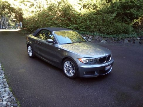 Used 2009 BMW 128i Convertible image 1