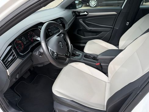 Used 2019 Volkswagen Jetta R-Line FWD image 8