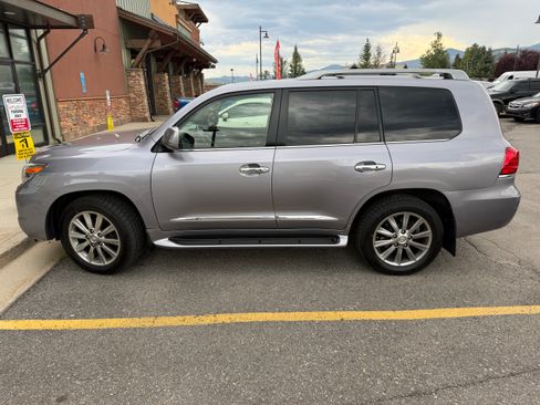 Used 2011 Lexus LX 570 4WD w/ Luxury Pkg image 1