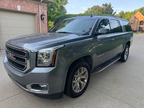 Used 2019 GMC Yukon XL SLT AWD/4WD image 2