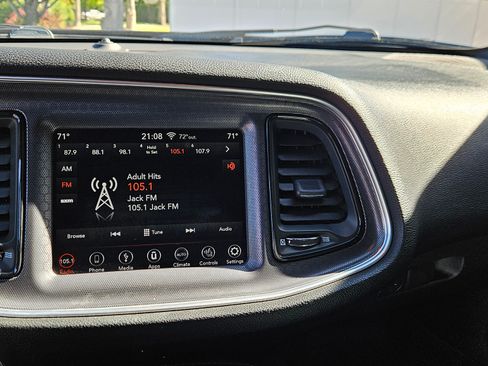 Used 2018 Dodge Challenger SXT Plus RWD image 13