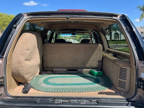 Used 1994 Chevrolet Suburban 4WD image 12