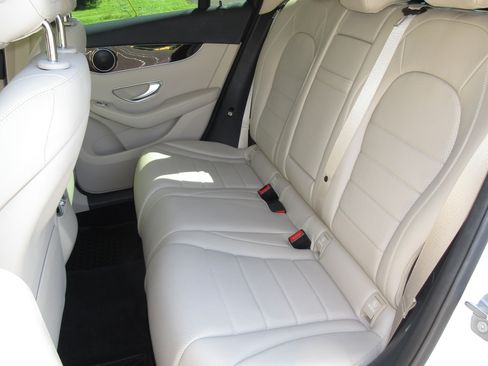 Used 2016 Mercedes-Benz GLC 300 image 17