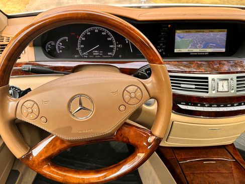 Used 2010 Mercedes-Benz S 550 image 19