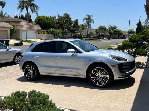 Used 2018 Porsche Macan Turbo image 29