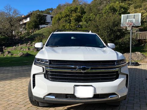 Used 2021 Chevrolet Suburban LT w/ LT Signature Package image 4