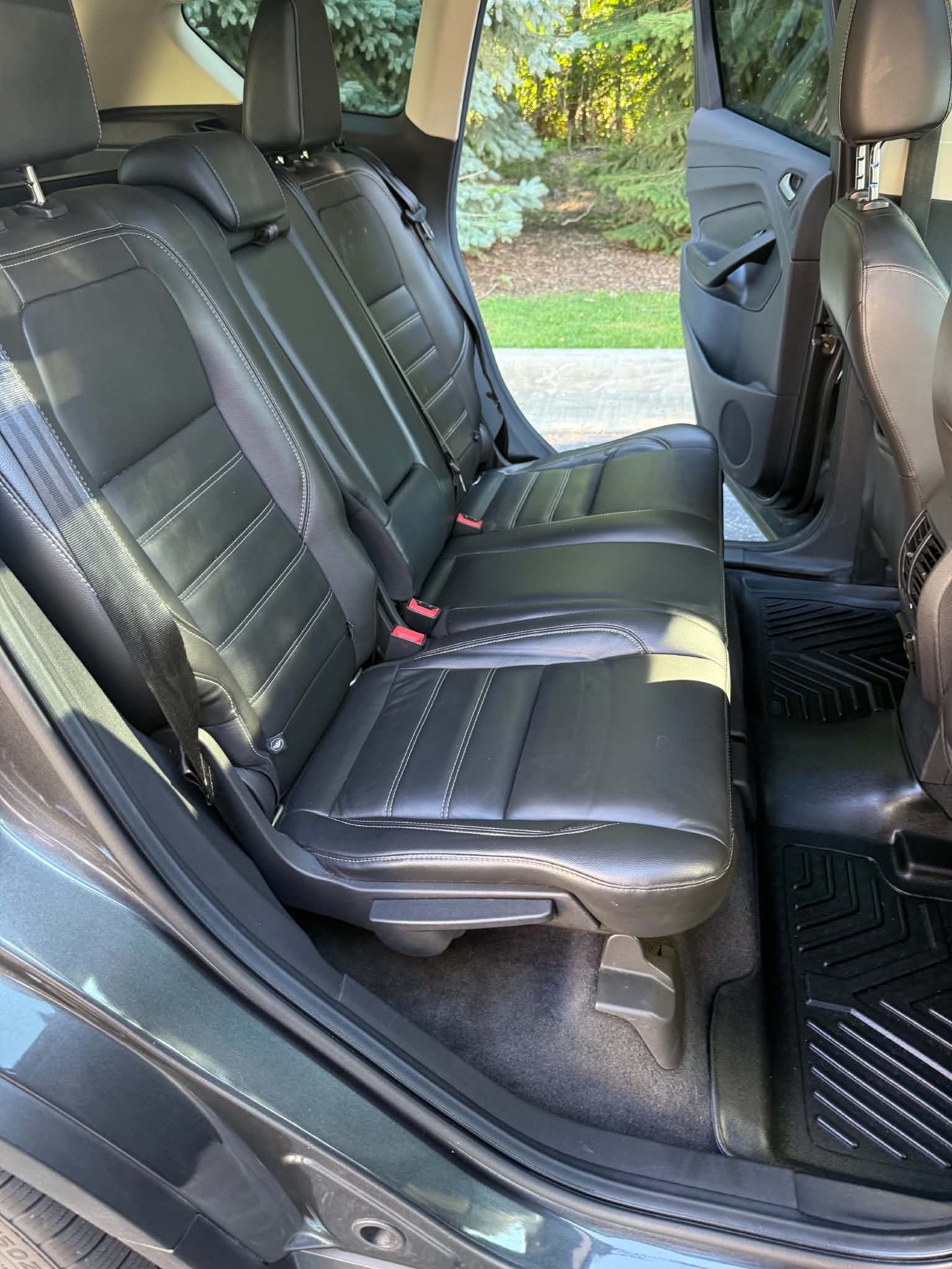 Used 2017 Ford Escape Titanium AWD/4WD image 15