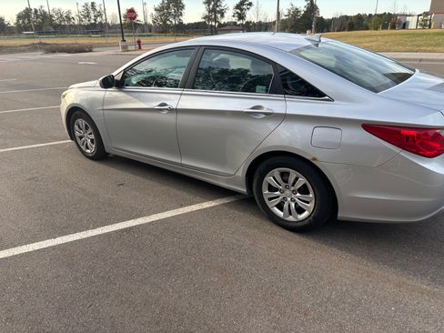 Used 2012 Hyundai Sonata GLS image 13