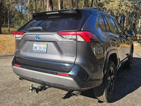Used 2019 Toyota RAV4 XSE image 8