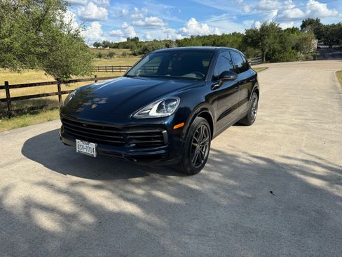 Used 2022 Porsche Cayenne Platinum Edition AWD/4WD image 1