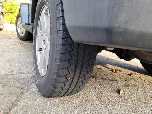 Used 2008 Jeep Wrangler Unlimited Sahara w/ Dual Top Group image 23