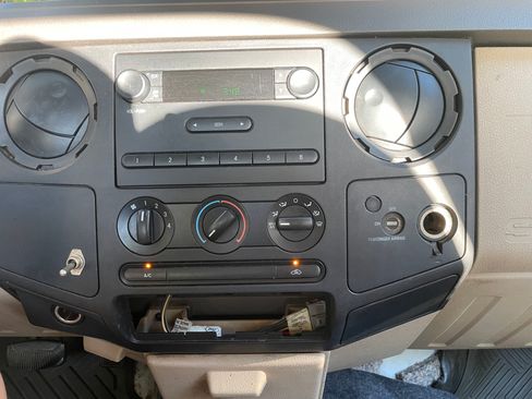 Used 2008 Ford F250 XL RWD image 12