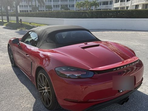 Used 2017 Porsche 718 Boxster S RWD image 11