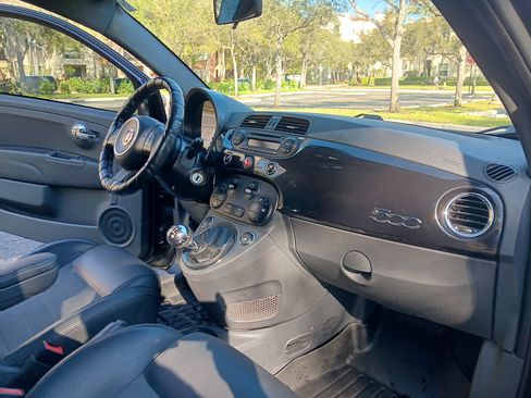 Used 2013 FIAT 500 Sport w/ Beats Audio Pkg image 5
