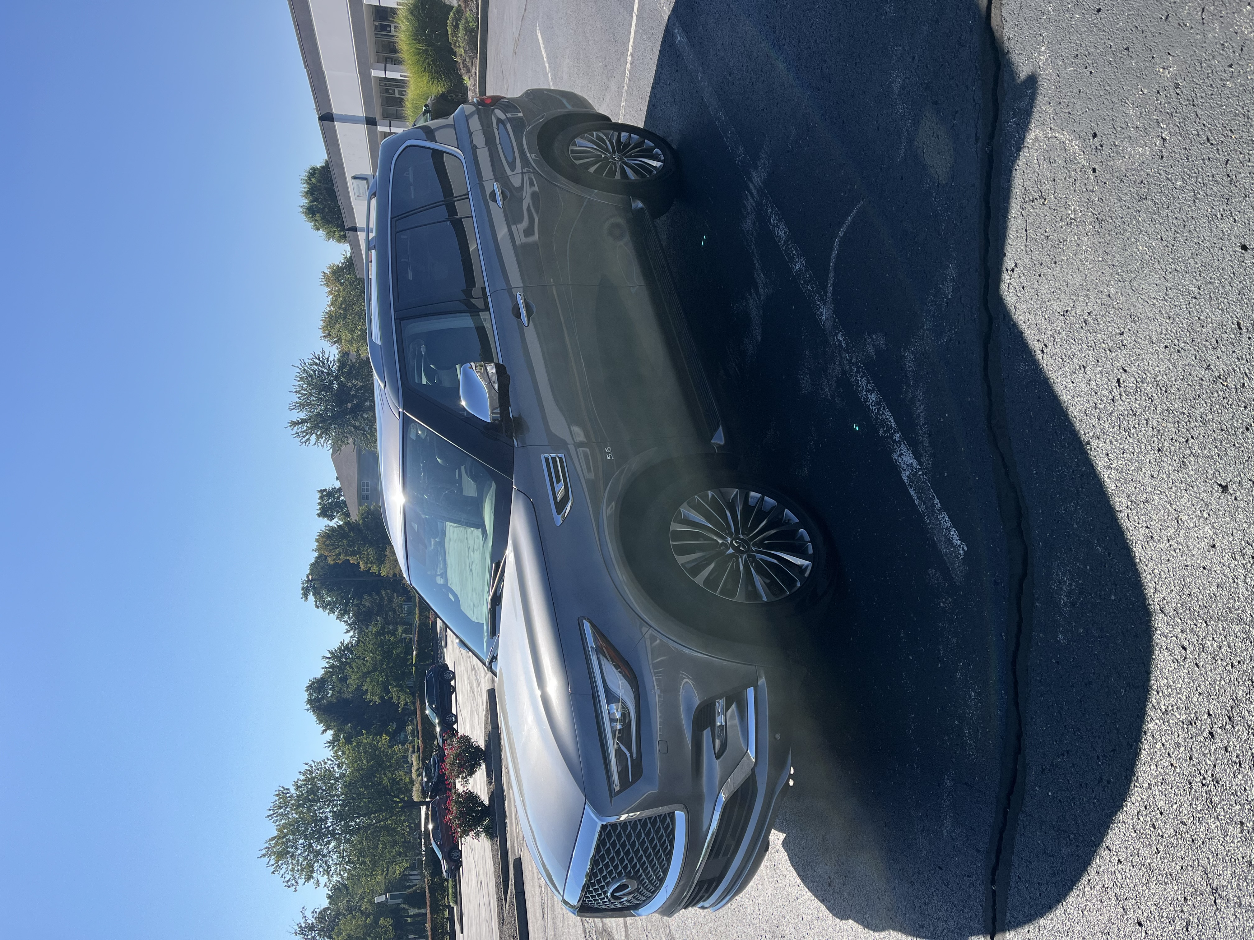 Used 2019 INFINITI QX80 Luxe AWD/4WD image 1
