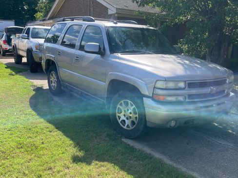 Used 2005 Chevrolet Tahoe Z71 w/ Preferred Equipment Group RWD image 2