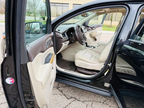 Used 2017 GMC Acadia Denali w/ Technology Package image 10