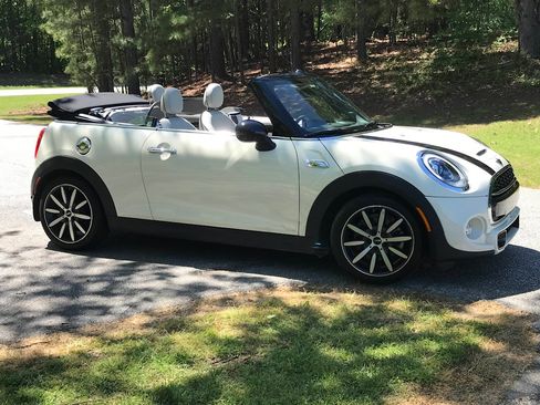 Used 2017 MINI Cooper S image 18