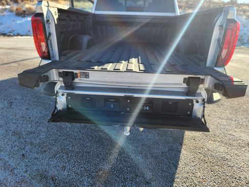 Used 2023 GMC Sierra 3500 Denali w/ Denali Ultimate Package image 9