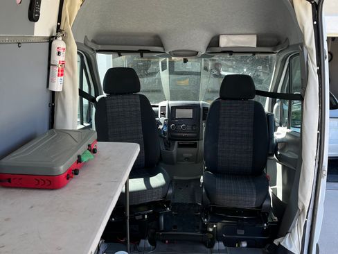 Used 2017 Mercedes-Benz Sprinter 2500 image 22