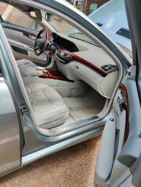 Used 2012 Mercedes-Benz S 550 image 4
