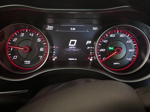 Used 2015 Dodge Charger SXT RWD image 31