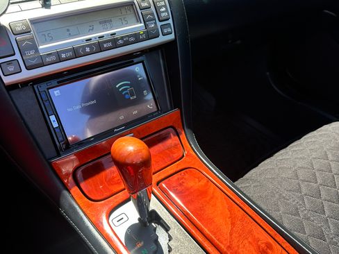 Used 2003 Lexus SC 430 Convertible image 10