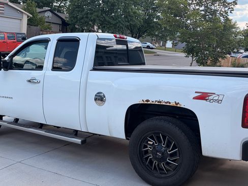 Used 2011 Chevrolet Silverado 1500 LT w/ All-Star Edition AWD/4WD image 1