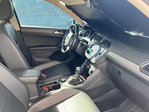 Used 2019 Volkswagen Tiguan SE image 10