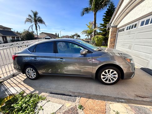 Used 2019 Nissan Sentra SV image 4