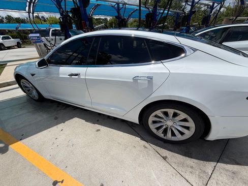 Used 2016 Tesla Model S 75 RWD image 9